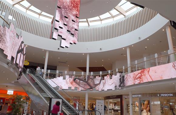 Inaugurata al Tiare Shopping Center la mostra multimediale "Leonardo 4.0" i cui contenuti sono stati interamente realizzati da Ikon.